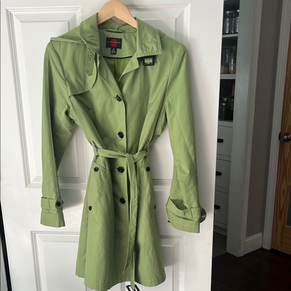 Gallery Green Trench Coat with good size medium